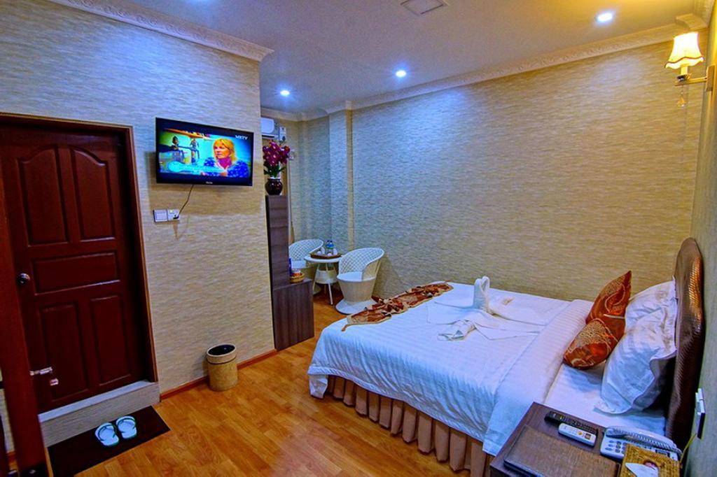 Tiger One Hotel Mandalay Room photo