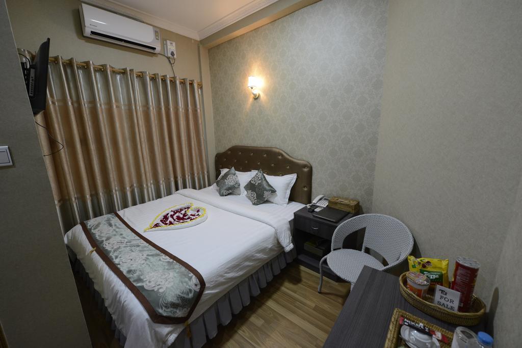 Tiger One Hotel Mandalay Exterior photo