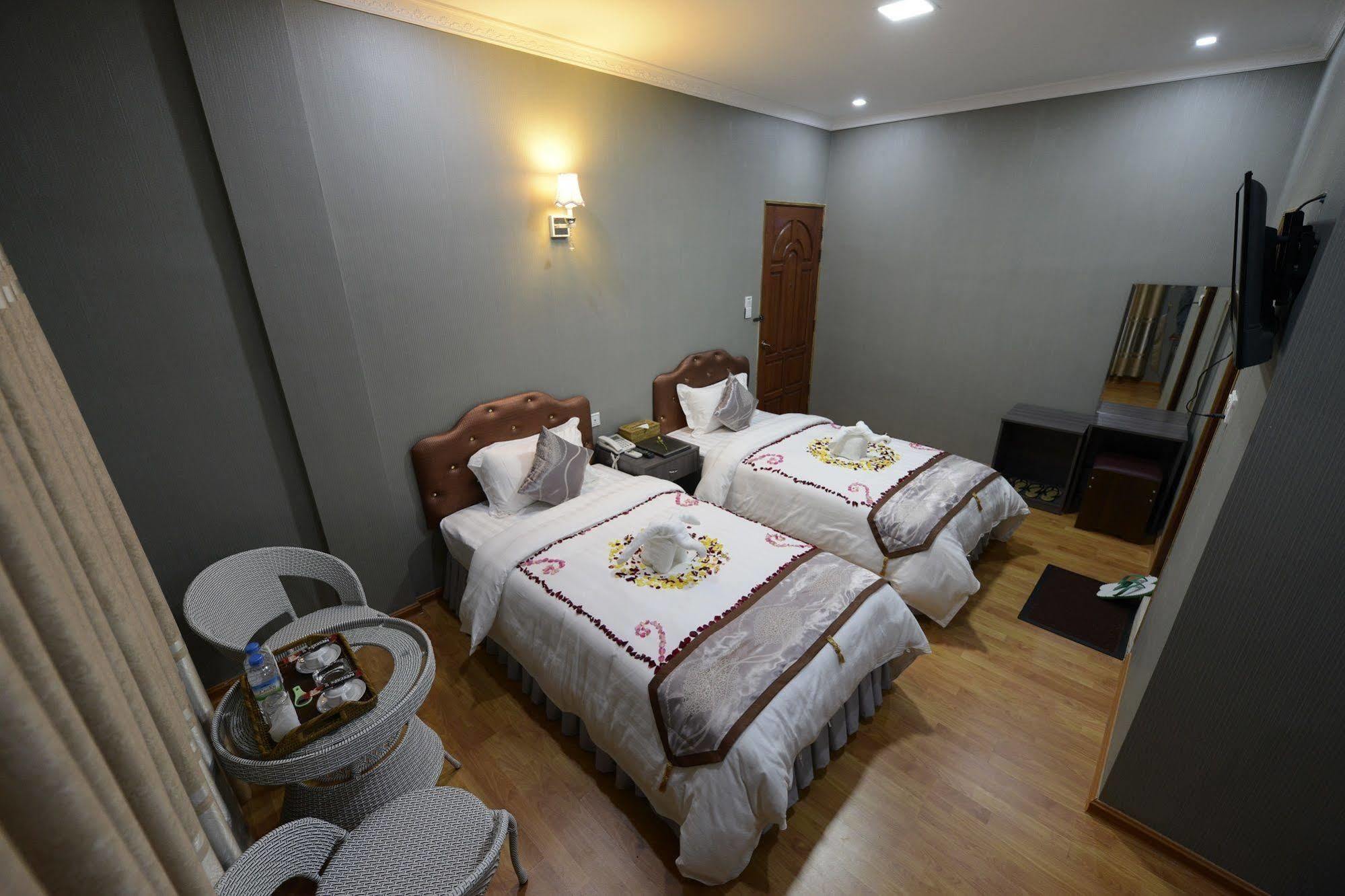 Tiger One Hotel Mandalay Exterior photo
